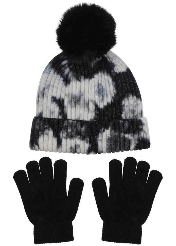 Faux Fur Accessories: 30 Fluffy Hats, Mitts and More to Keep You